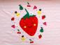 Mobile Preview: Baumwolljersey Panel ca 100 cm Erdbeere auf Blumen
