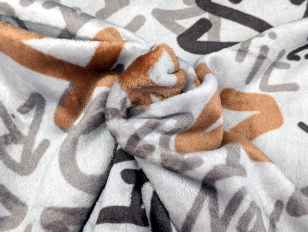 Cuddle Fleece Schrift Grau/Braun