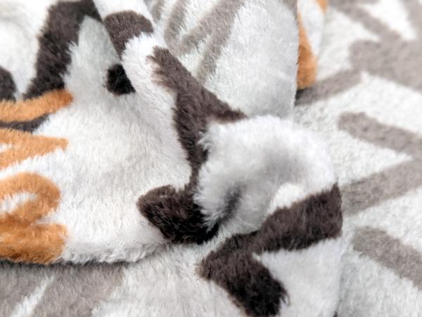 Cuddle Fleece Schrift Grau/Braun
