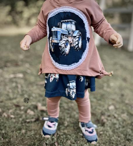 Eigenproduktion Baumwolljersey Panel Traktoren auf Nachtblau 70x165 cm