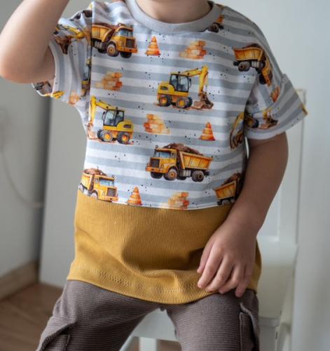 Eigenproduktion French Terry Baustellen Fahrzeuge Streifen auf Hellgrau