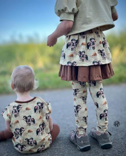 Eigenproduktion Baumwolljersey Pferdemädchen und ihr Pony