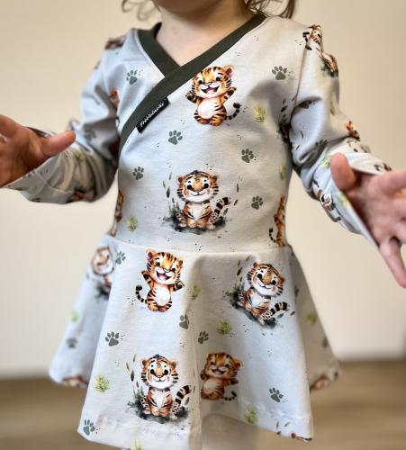 Eigenproduktion Baumwolljersey Kleiner Little Tiger auf Grau Hellmint